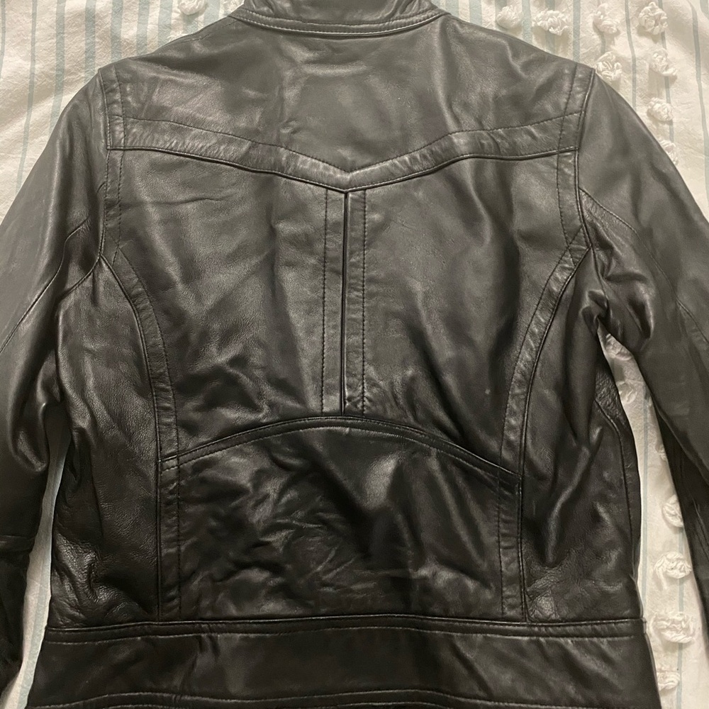 Leather jacket - Picture 4 of 8